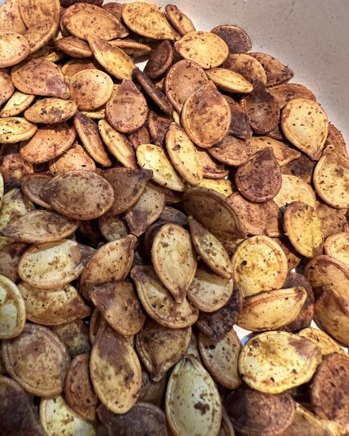 close up of the best roasted pumpkin seeds